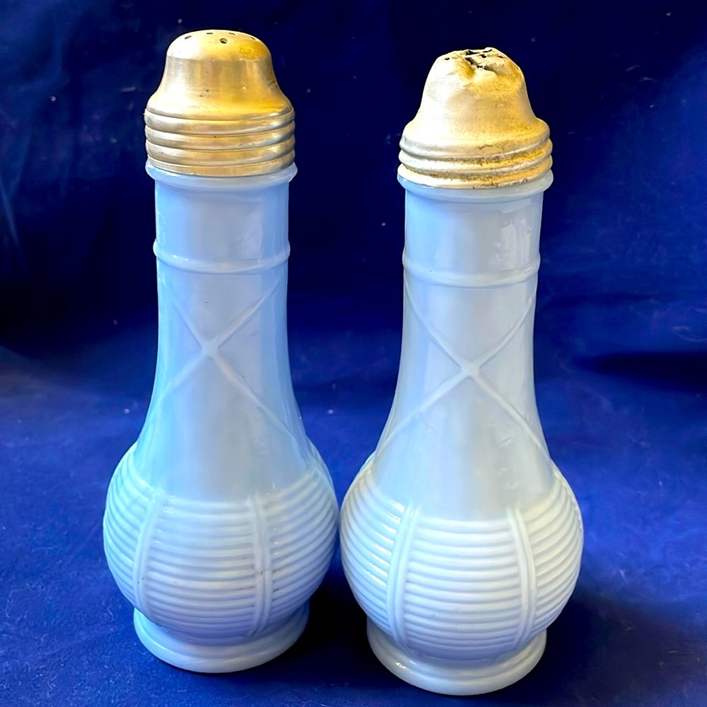VTG Delphit Jeannette blue glass basket weave salt and pepper shakers set tall